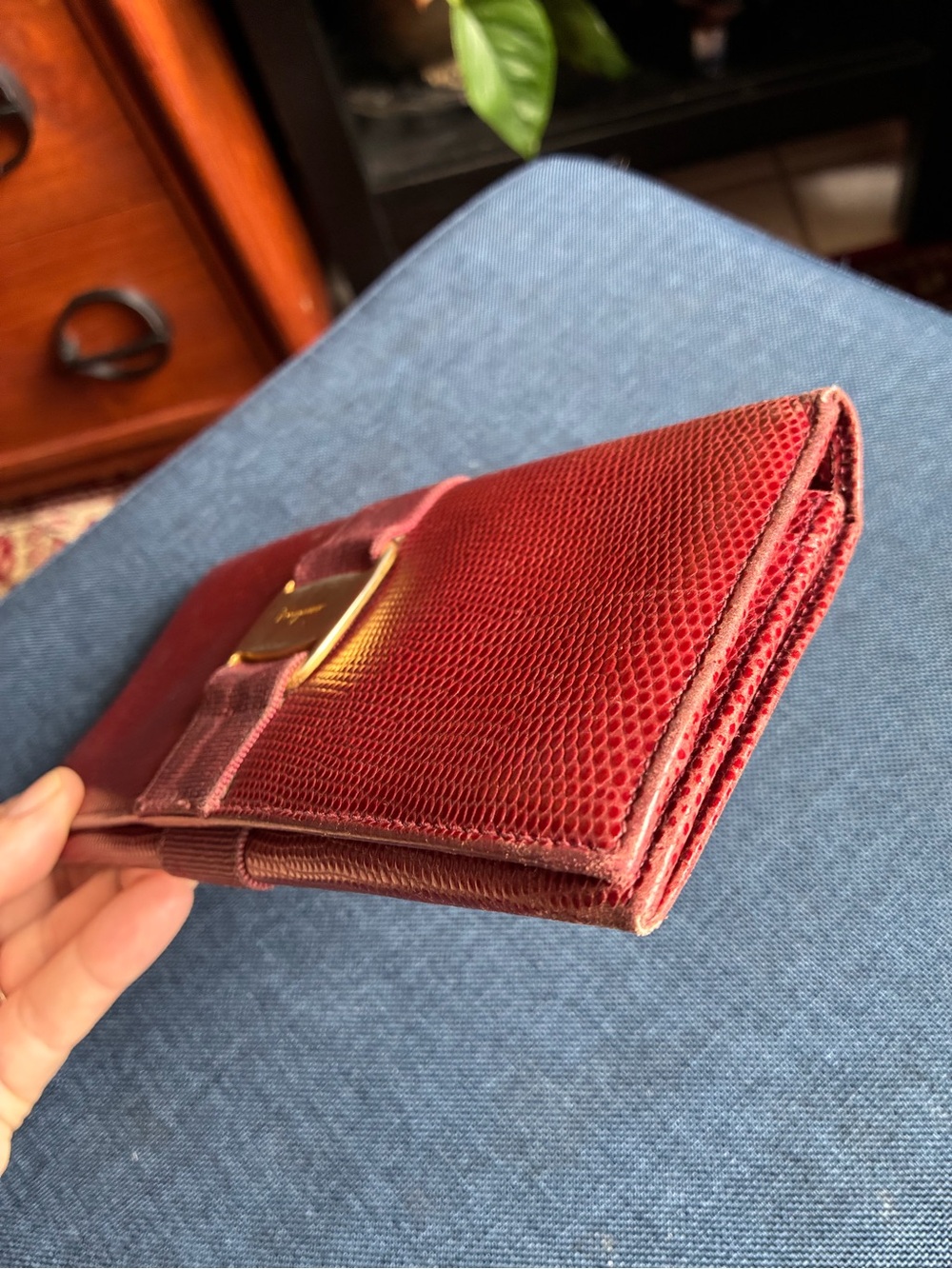 Salvatore Ferragamo Bordeaux Textured Leather Bow-Accent Wallet Purse - Picture 11 of 12